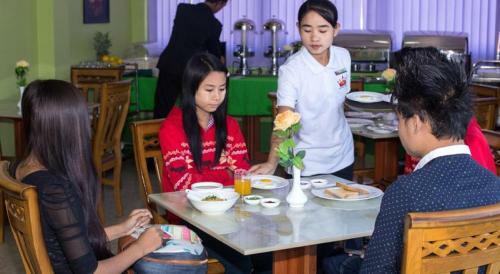 Bed & Breakfast Backpackers @ Hotel Rich