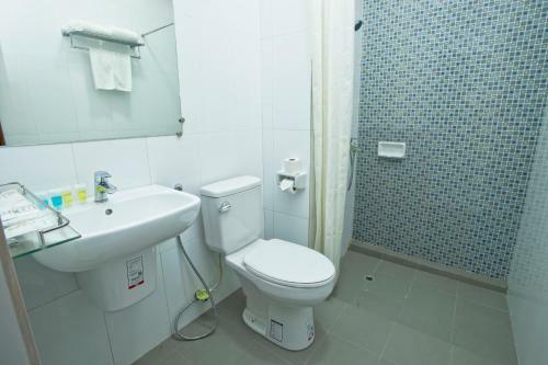 Bed & Breakfast Ngapali Banyan Boutique Hostel