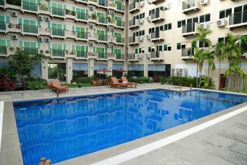 The Floral Breeze Hotel Yangon