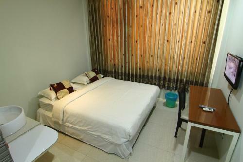 Green Acres Service Apartment