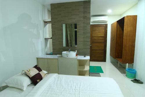 Green Acres Service Apartment