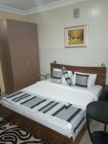 Hotel Erith Apartments And Suites Ltd