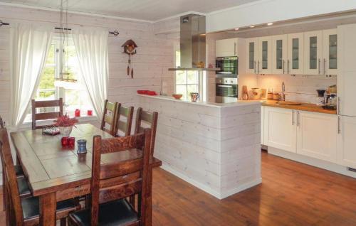 Four-bedroom Holiday Home In Granvin