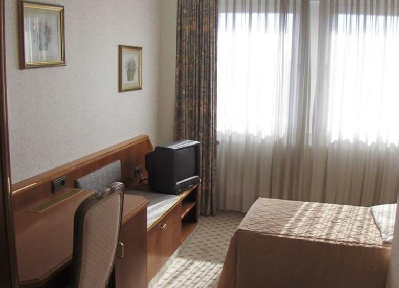 Hotel B1