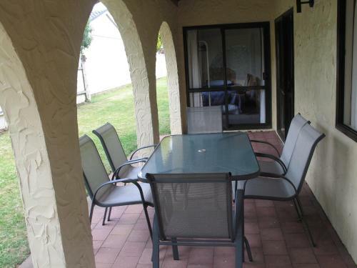 Captains Quarters Motor Inn