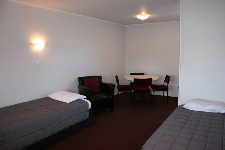 Burgundy Rose Motel