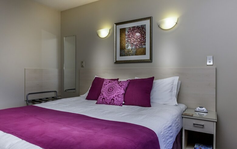 166 Majestic Court Motel
