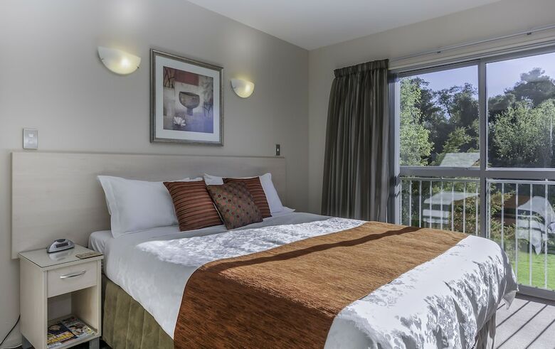 166 Majestic Court Motel