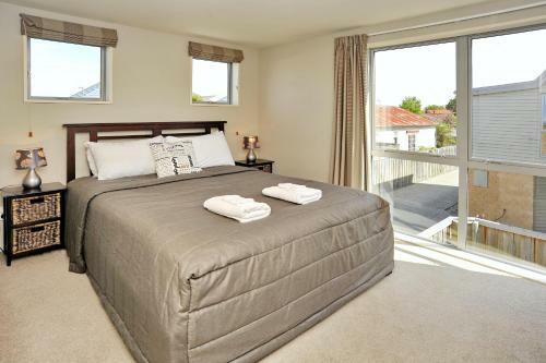 Rosemary's Villa - Christchurch Holiday Homes