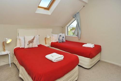 Rosemary's Villa - Christchurch Holiday Homes