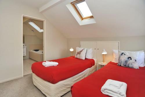Rosemary's Villa - Christchurch Holiday Homes
