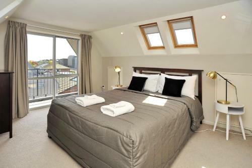 Rosemary's Villa - Christchurch Holiday Homes
