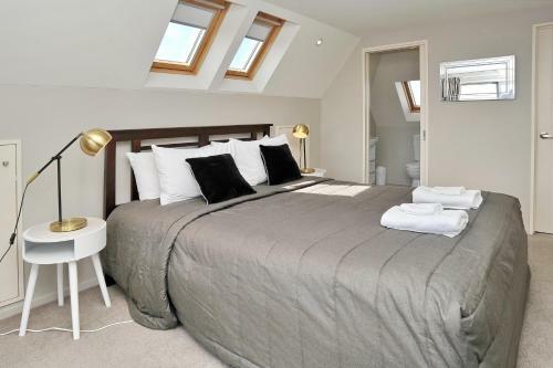 Rosemary's Villa - Christchurch Holiday Homes