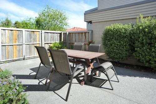 Rosemary's Villa - Christchurch Holiday Homes