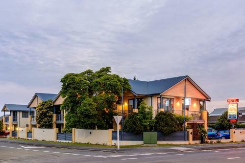 Nautilus Lodge Motel