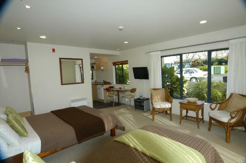 Nautilus Lodge Motel