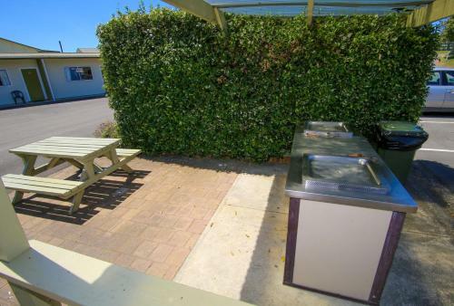 Tahuna Beach Kiwi Holiday Park And Motel