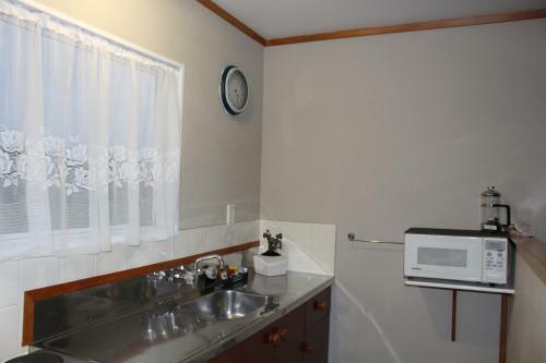 Coromandel Colonial Cottages Motel