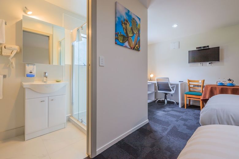 Greenlane Motel