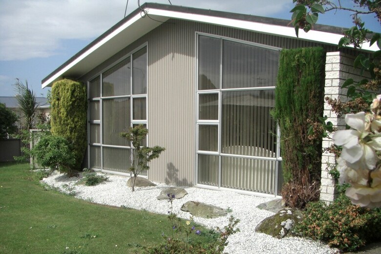 Ascot Holiday Home