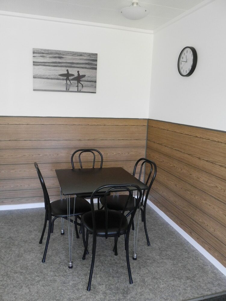 Raglan Palm Beach Motel