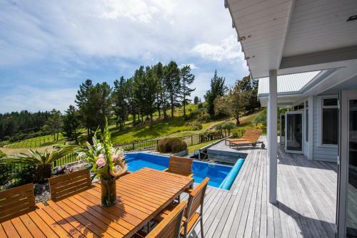 Vineyard Cottage - Paroa Bay Winery
