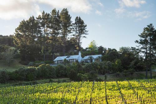 Vineyard Cottage - Paroa Bay Winery