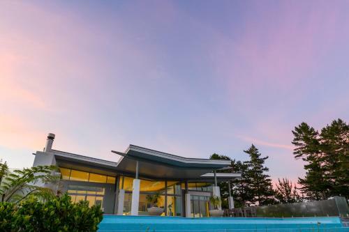 Vineyard Cottage - Paroa Bay Winery