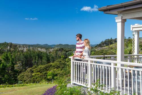 Vineyard Cottage - Paroa Bay Winery