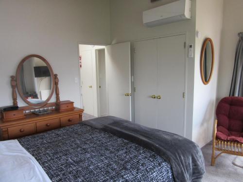 Bed & Breakfast B And B On Puriri
