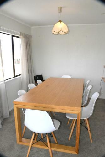 3 Brunton Place