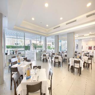 Hotel Playa De Muro Suites