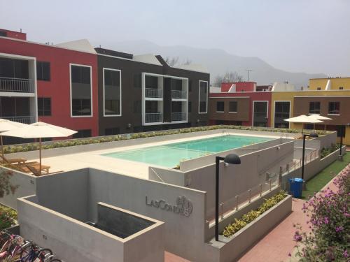 La Casita Amarrilla