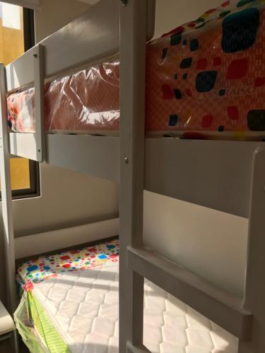La Casita Amarrilla