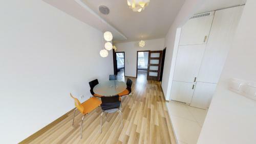 Eh Apartments - G�rna Street