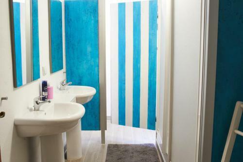 Cascais Cool Hostel Suites & Pool