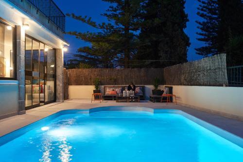 Cascais Cool Hostel Suites & Pool
