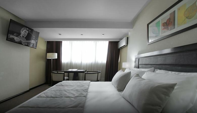 Hotel 8 De Octubre