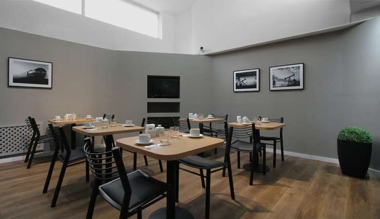 Hotel 8 De Octubre