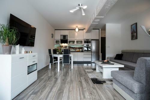 Apart-center Granitica