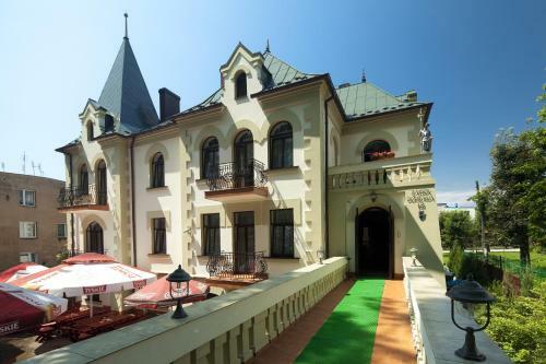 Bed & Breakfast Pensjonat Zamek Ders?awa