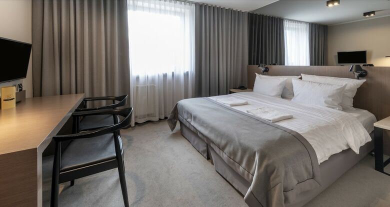 Ilonn Hotel
