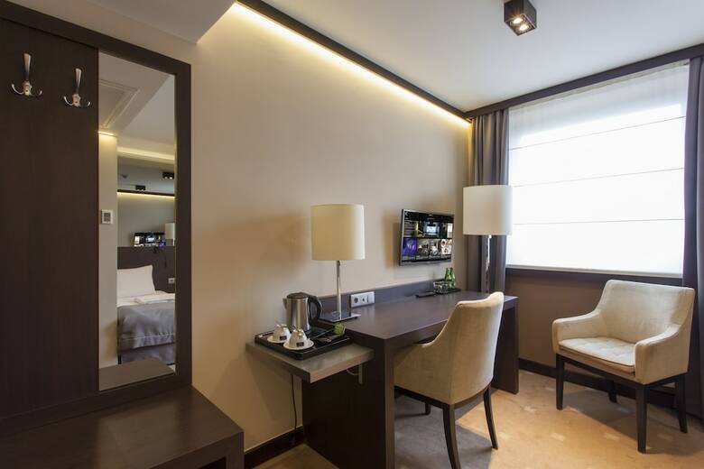 Ilonn Hotel