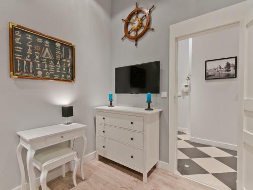 Strand Apartments