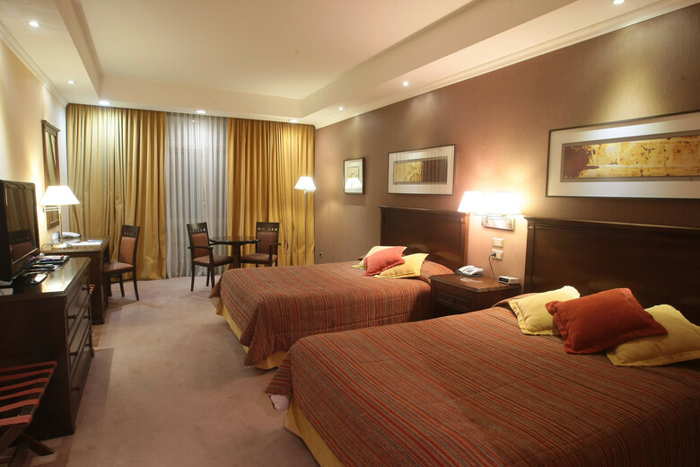 Howard Johnson Sierras Hotel & Casino