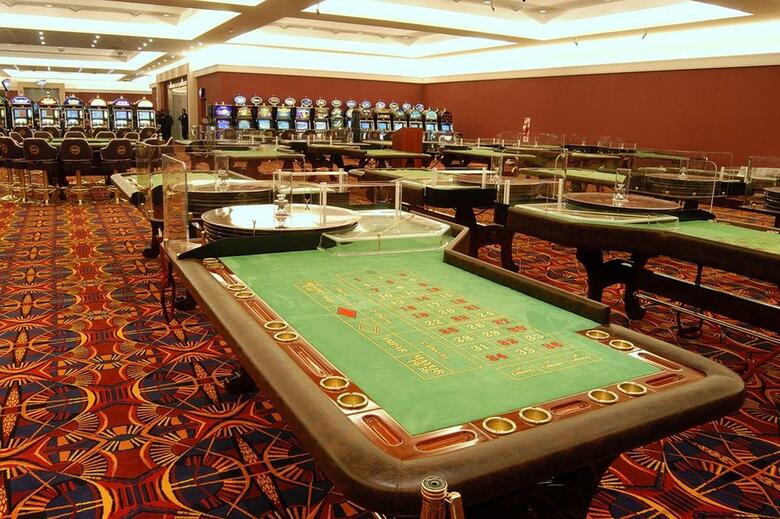 Howard Johnson Sierras Hotel & Casino