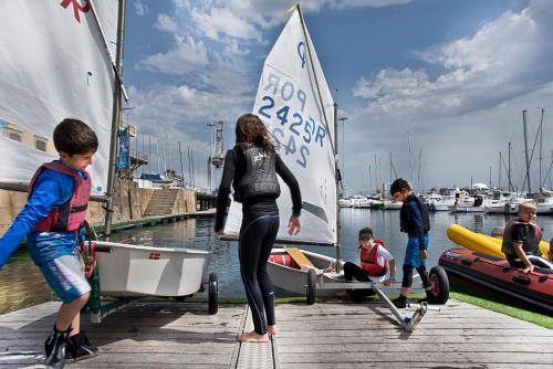 Vrs Wifi Sailing Boat Parking+heating