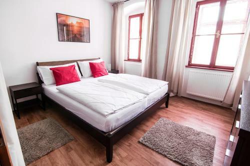 Tylova Apartments