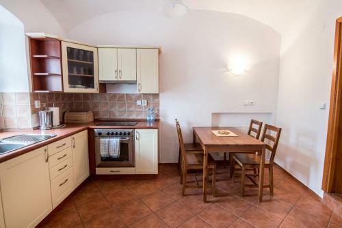Tylova Apartments