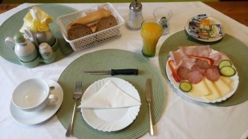 Hostal Penzion A Restaurace U Strnada